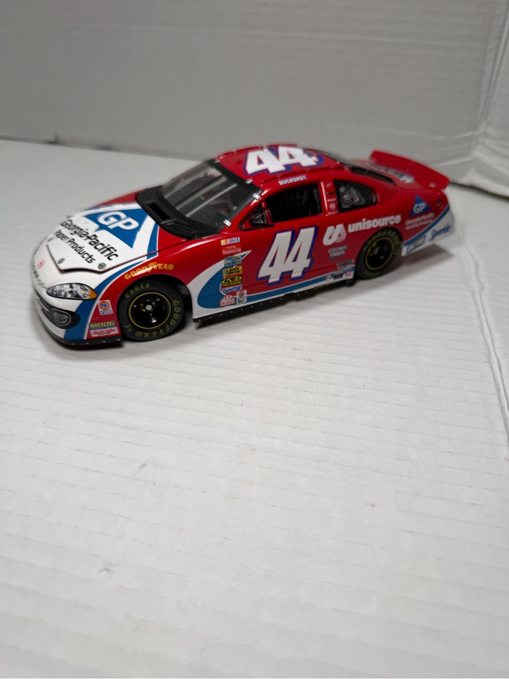 BUCKSHOT JONES #44 UNISOURCE 2001 1/24 SCALE DODGE INTREPID R/T